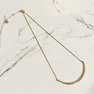 Stella & Dot half moon bar necklace